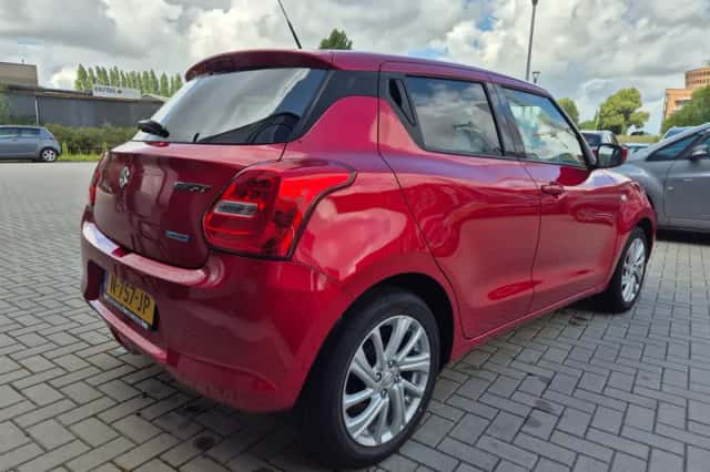 Suzuki Swift (2021) thumbnail 4