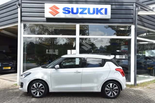 Suzuki Swift (2018) thumbnail 2