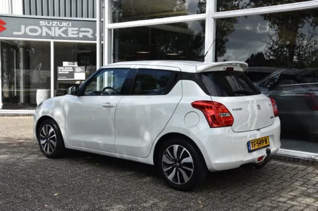 Suzuki Swift (2018) thumbnail 3