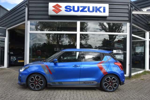 Suzuki Swift (2018) thumbnail 2