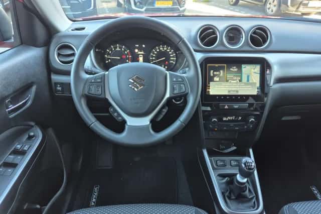 Suzuki Vitara (2025) thumbnail 6