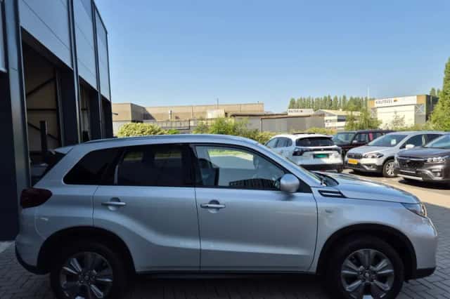 Suzuki Vitara (2025) thumbnail 5