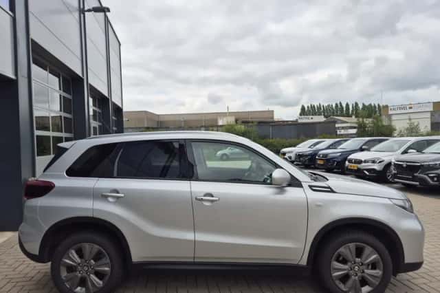 Suzuki Vitara (2025) thumbnail 5