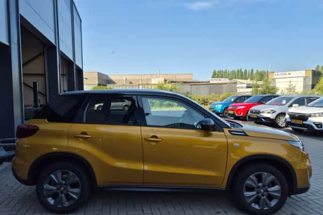 Suzuki Vitara (2020) thumbnail 5
