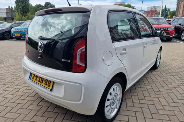 Volkswagen Up! (2013) thumbnail 3
