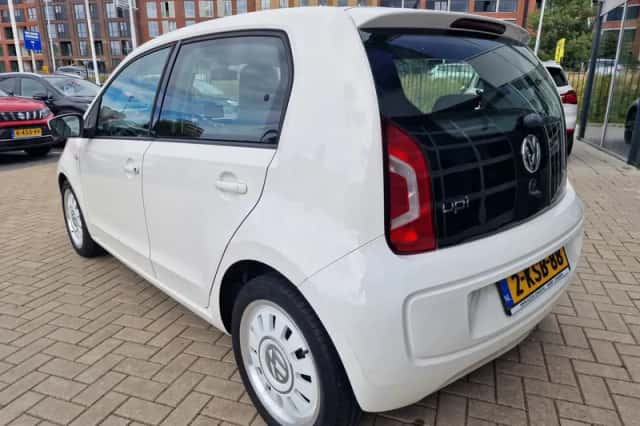 Volkswagen Up! (2013) thumbnail 5