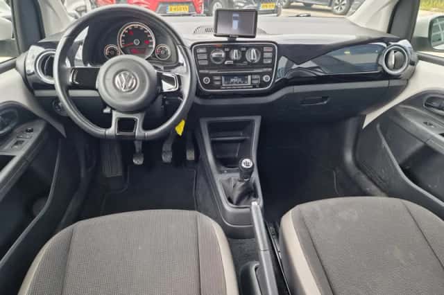Volkswagen Up! (2013) thumbnail 6