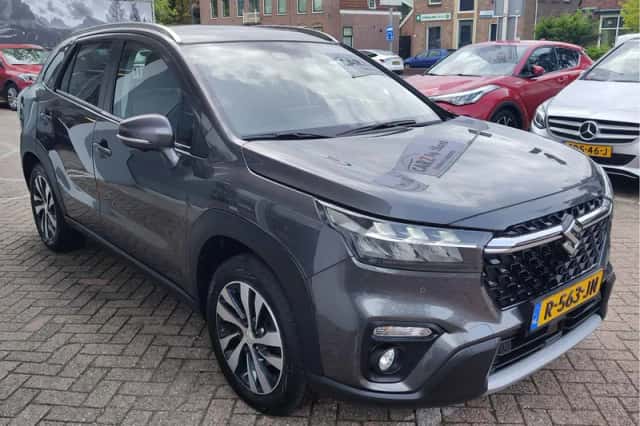 Suzuki S-Cross (2022) thumbnail 4