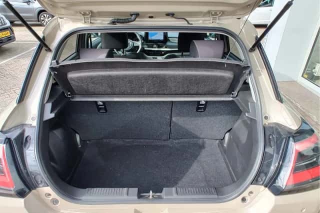 Suzuki Swift (2025) thumbnail 6