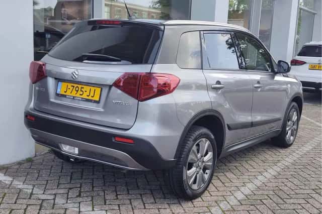 Suzuki Vitara (2020) thumbnail 5
