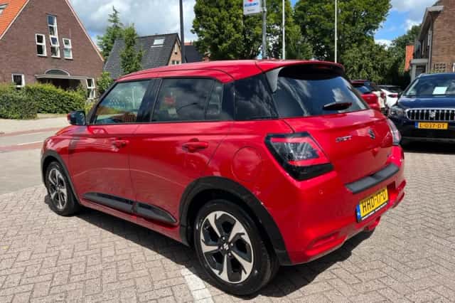 Suzuki Swift (2025) thumbnail 4