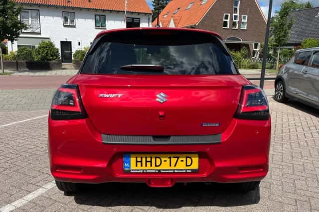 Suzuki Swift (2025) thumbnail 5