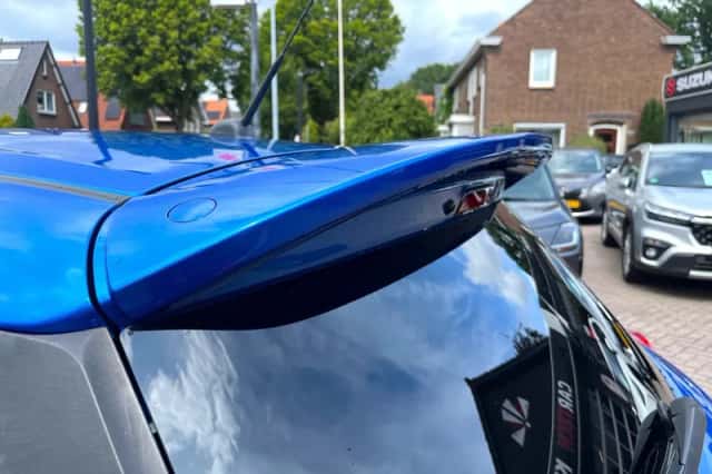 Suzuki Swift (2018) thumbnail 6