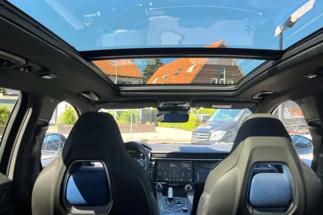 Lynk & Co 01 (2023) thumbnail 2