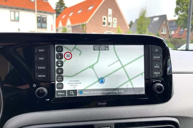 Hyundai i10 (2024) thumbnail 2