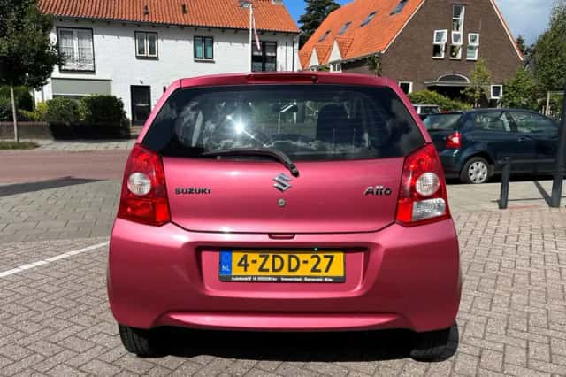 Suzuki Alto (2010) thumbnail 4