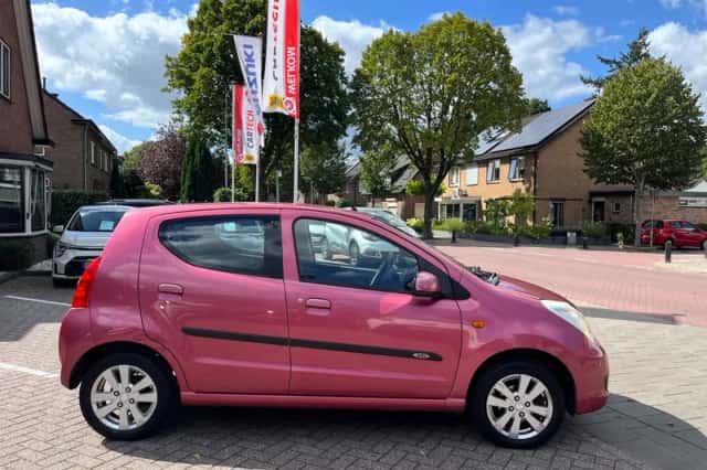 Suzuki Alto (2010) thumbnail 6