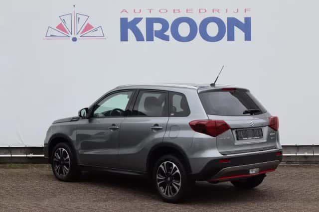 Suzuki Vitara (2023) thumbnail 3