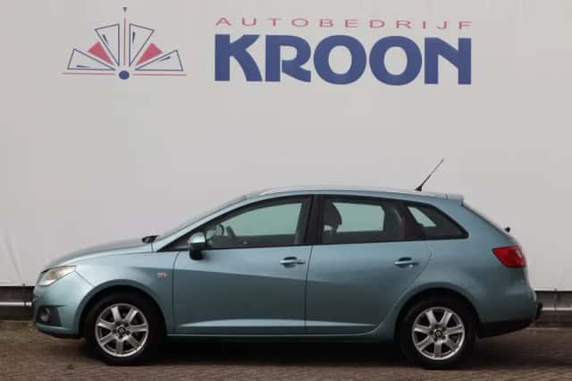 SEAT Ibiza (2011) thumbnail 2