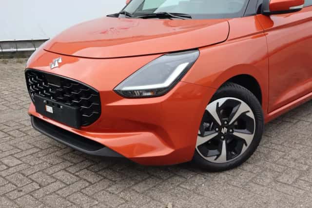 Suzuki Swift (2025) thumbnail 4