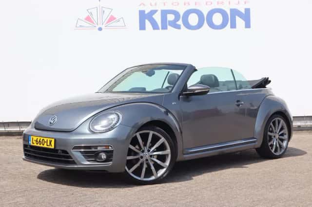 Volkswagen Beetle (2016) thumbnail 1