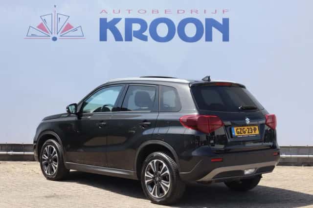 Suzuki Vitara (2023) thumbnail 3