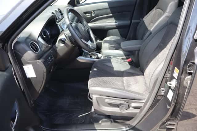 Suzuki Vitara (2023) thumbnail 5