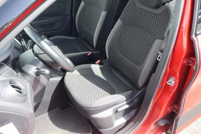 Renault Captur (2018) thumbnail 4