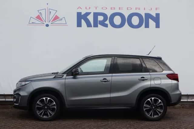 Suzuki Vitara (2021) thumbnail 2