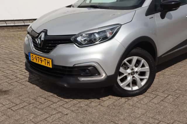 Renault Captur (2019) thumbnail 2