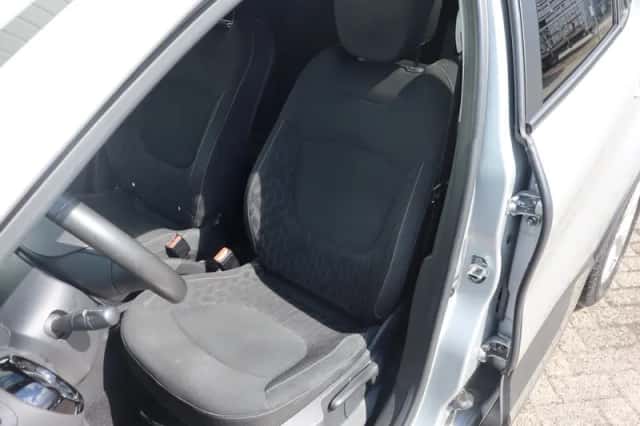 Renault Captur (2019) thumbnail 5