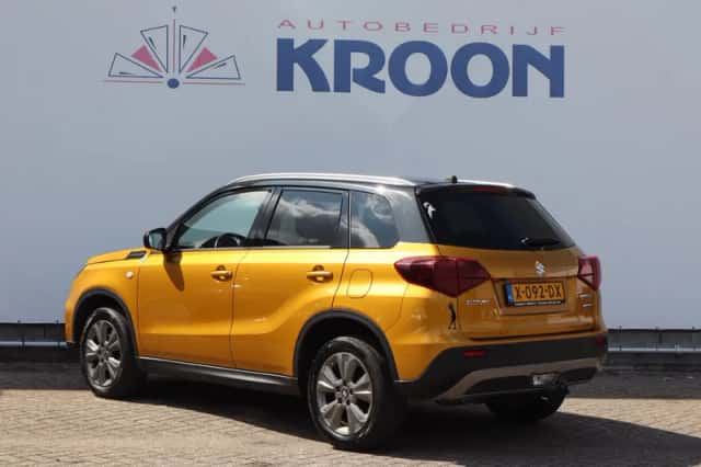 Suzuki Vitara (2023) thumbnail 3