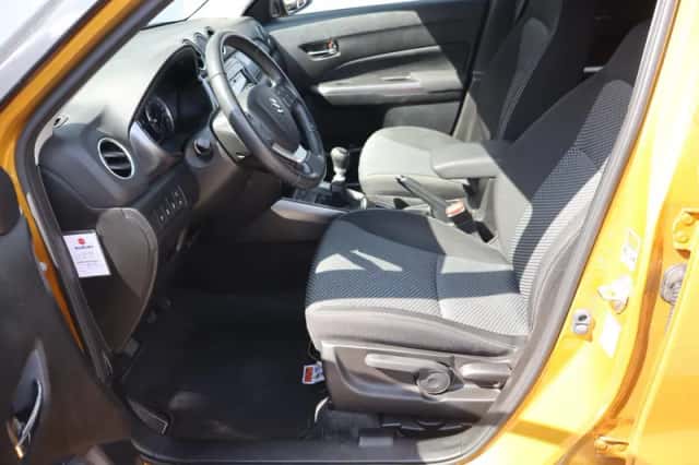 Suzuki Vitara (2023) thumbnail 5