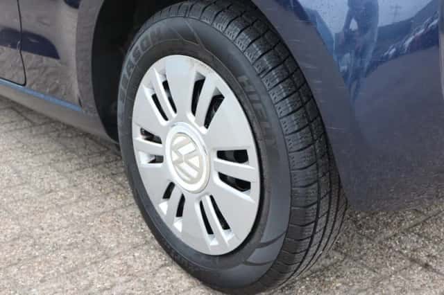 Volkswagen Up! (2013) thumbnail 4