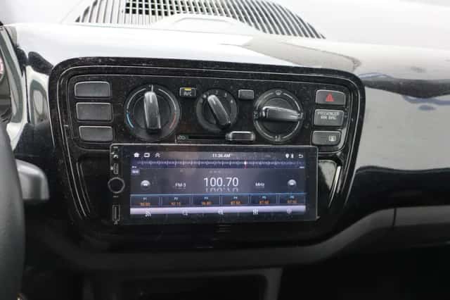 Volkswagen Up! (2013) thumbnail 5