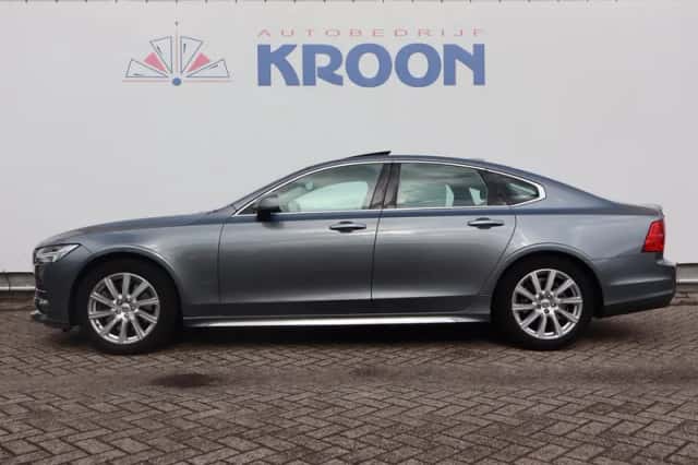 Volvo S90 (2018) thumbnail 2