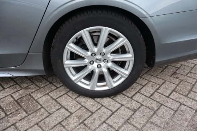 Volvo S90 (2018) thumbnail 5