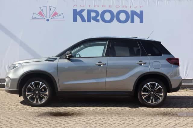 Suzuki Vitara (2022) thumbnail 2