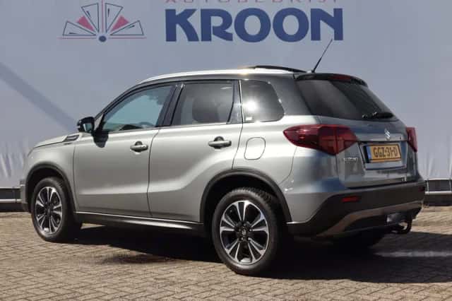 Suzuki Vitara (2022) thumbnail 3