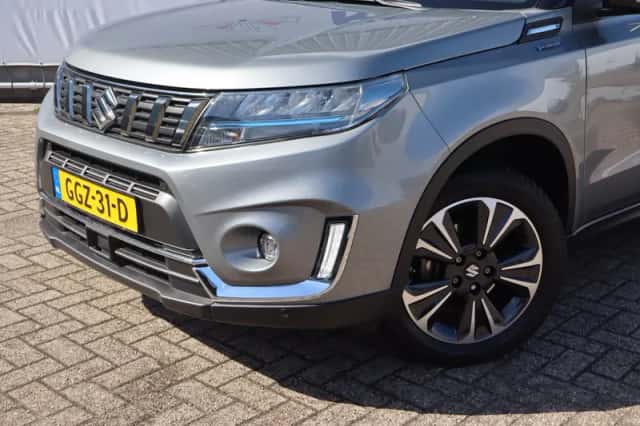 Suzuki Vitara (2022) thumbnail 4