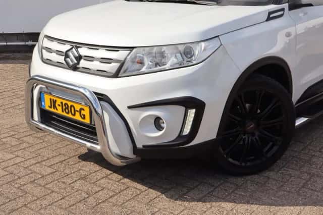 Suzuki Vitara (2016) thumbnail 6