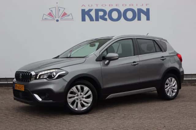 Suzuki S-Cross (2017) thumbnail 1
