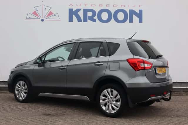 Suzuki S-Cross (2017) thumbnail 3