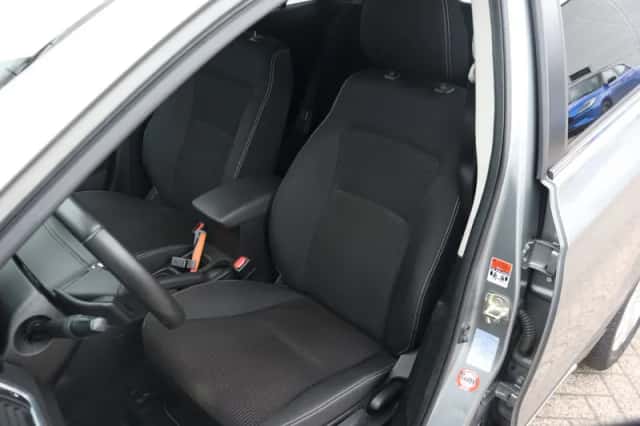 Suzuki S-Cross (2017) thumbnail 6