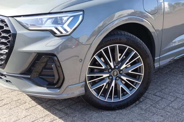 Audi Q3 Sportback (2021) thumbnail 3