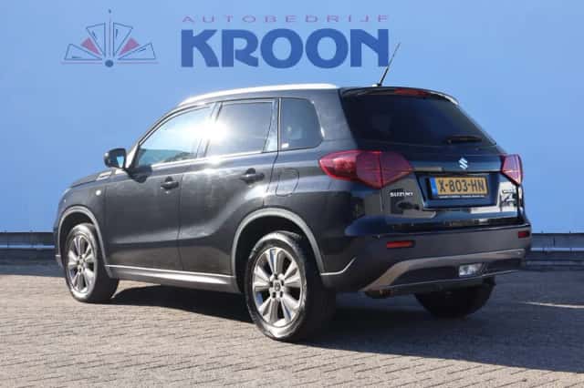 Suzuki Vitara (2022) thumbnail 3