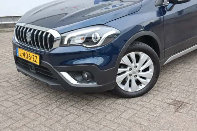 Suzuki S-Cross (2021) thumbnail 4