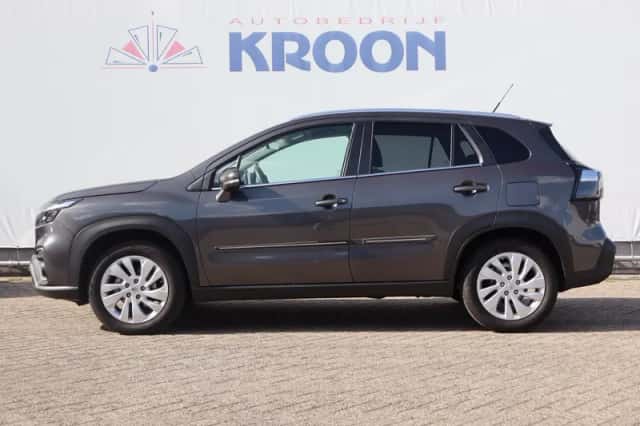 Suzuki S-Cross (2025) thumbnail 2