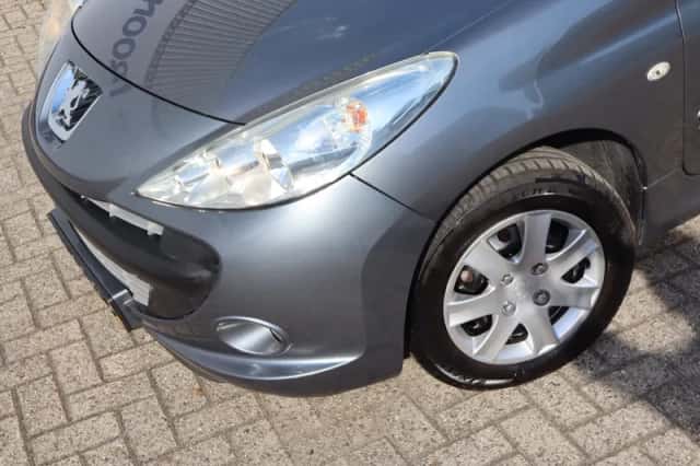 Peugeot 206+ (2011) thumbnail 4