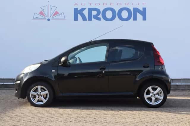 Peugeot 107 (2012) thumbnail 2